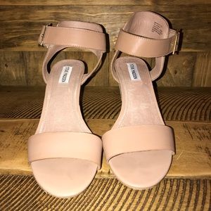 Steve Madden Tan Strappy Sandals 9.5